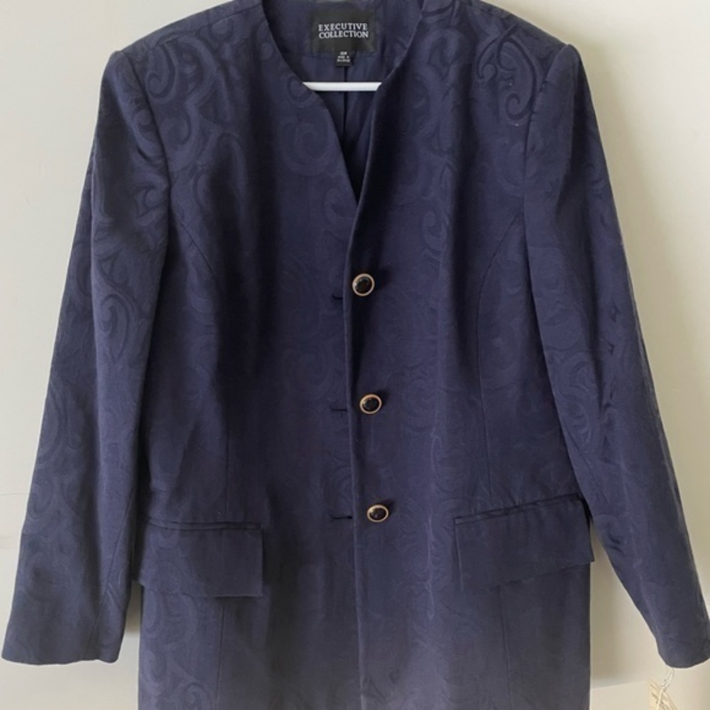 EXECUTIVE COLLECTION Women Blazer